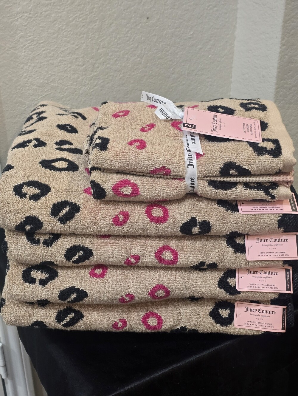 Juicy Couture Home Leopard Logo Print Plush Oversized Bath & Hand Towel Set - Picture 3 of 10